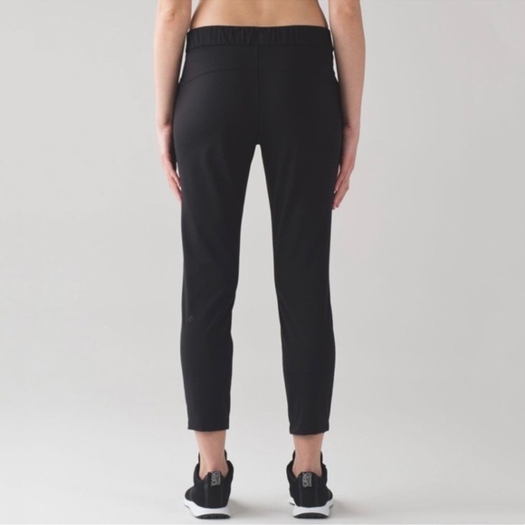 Lululemon On The Fly Pant *28" Black Sz 4 - Picture 5 of 14